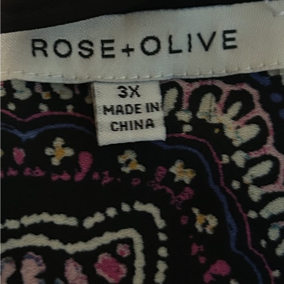 Rose + Olive Women’s Colorful Paisley Short Sleeve Top Tunic Size 3XL - Picture 9 of 10